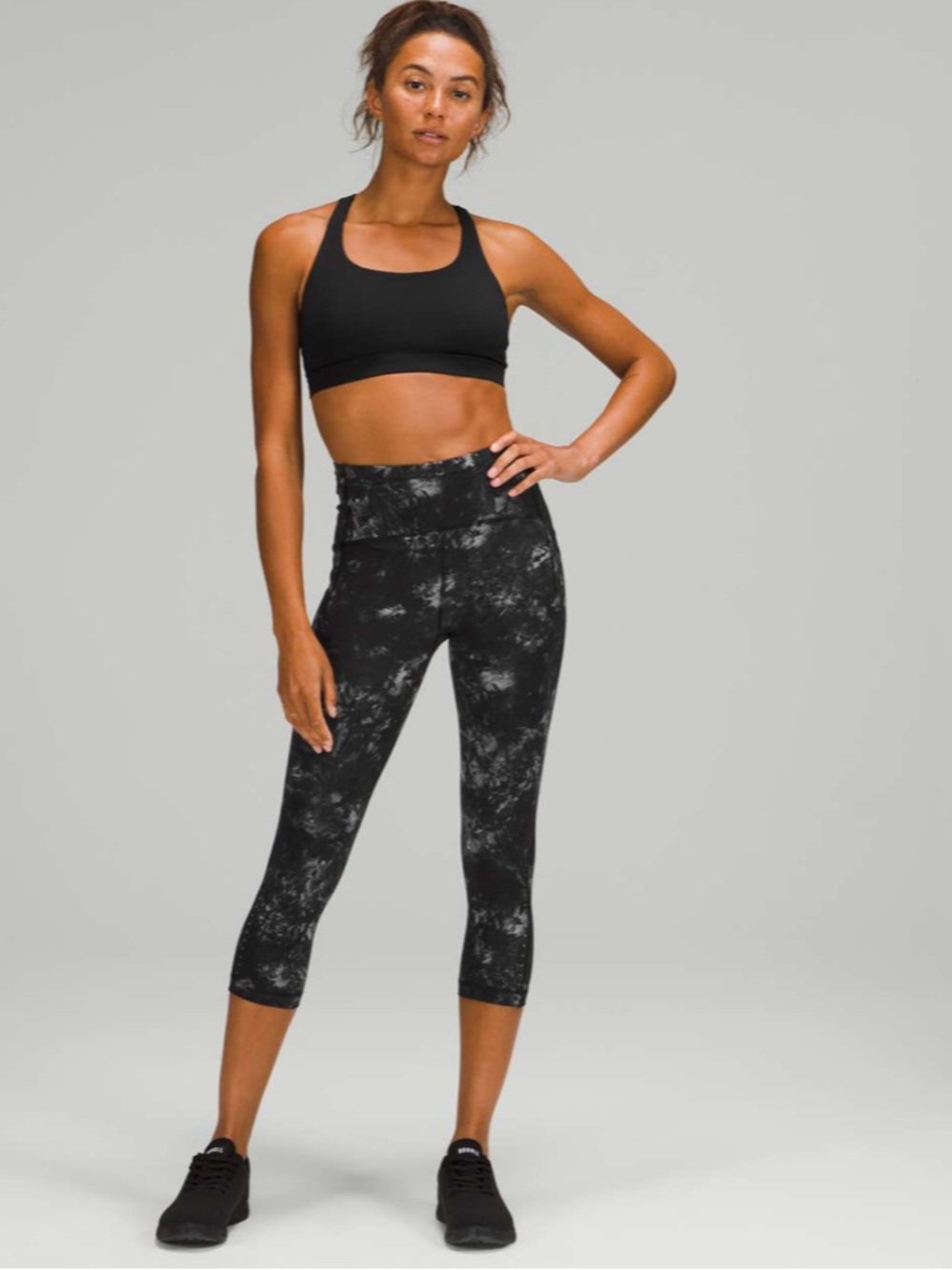 Lululemon Swift Speed High-Rise Crop 21"
Aquila Black Multi Sz 18